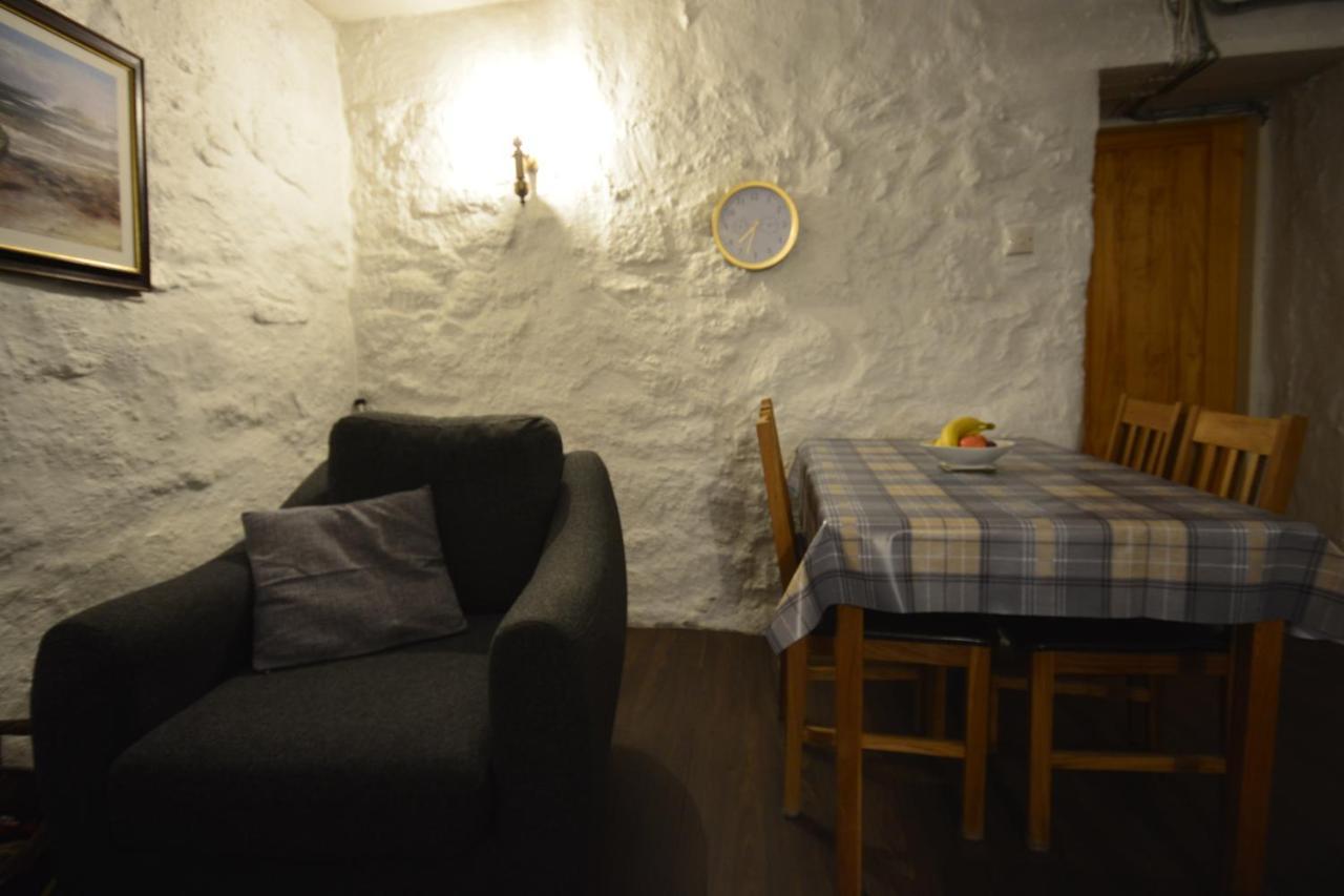 Seal Cottage Portnahaven Екстериор снимка